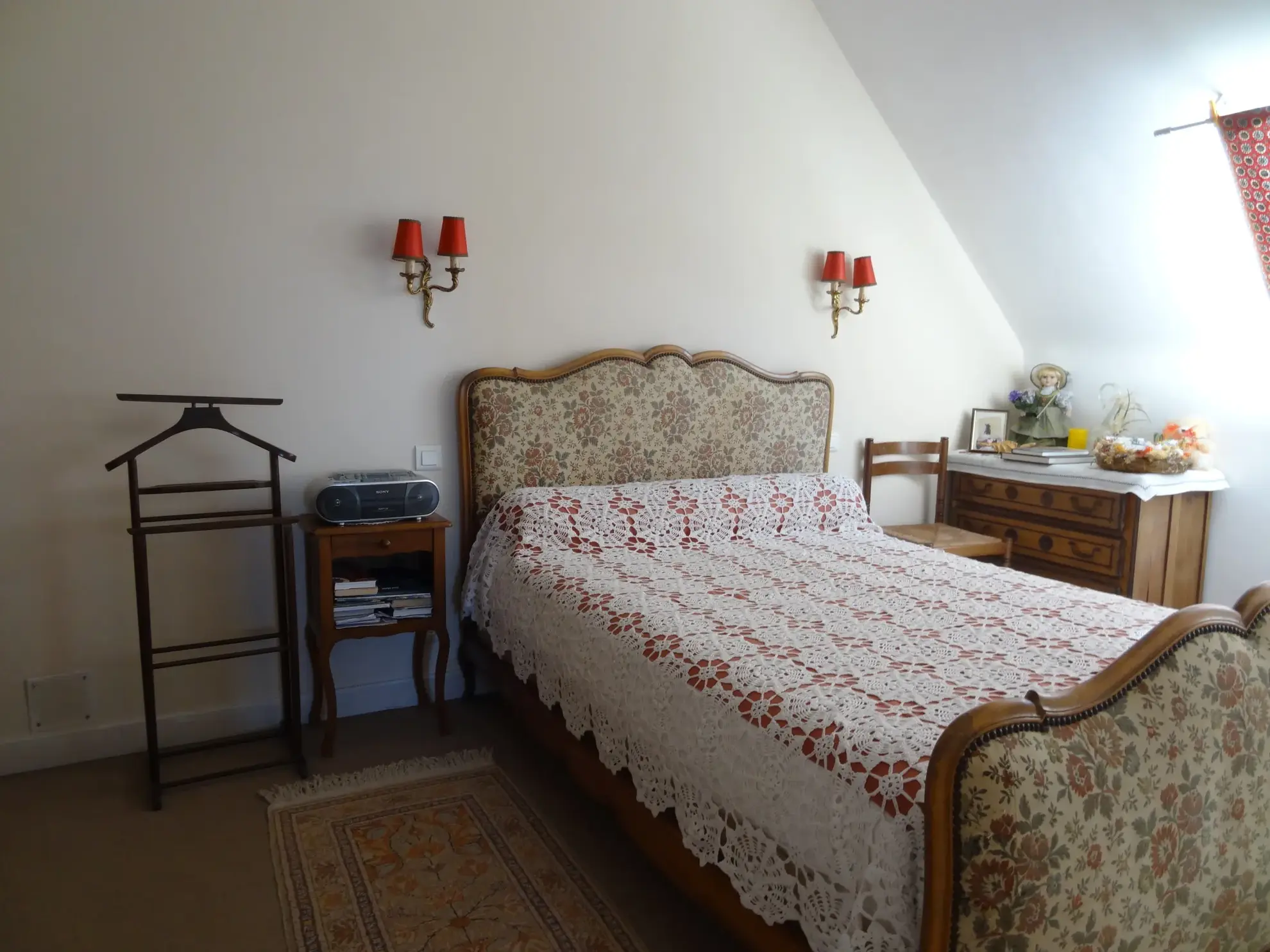 Maison 91 m² à Rostrenen avec deux logements indépendants, jardin et garages 