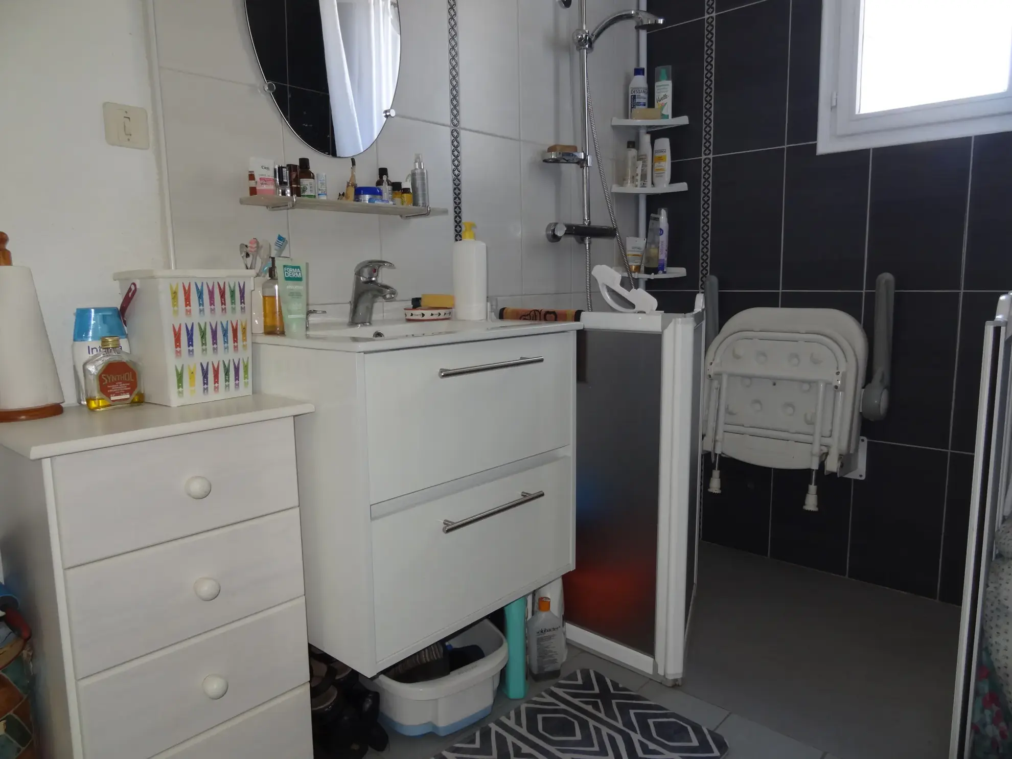 Maison 91 m² à Rostrenen avec deux logements indépendants, jardin et garages 