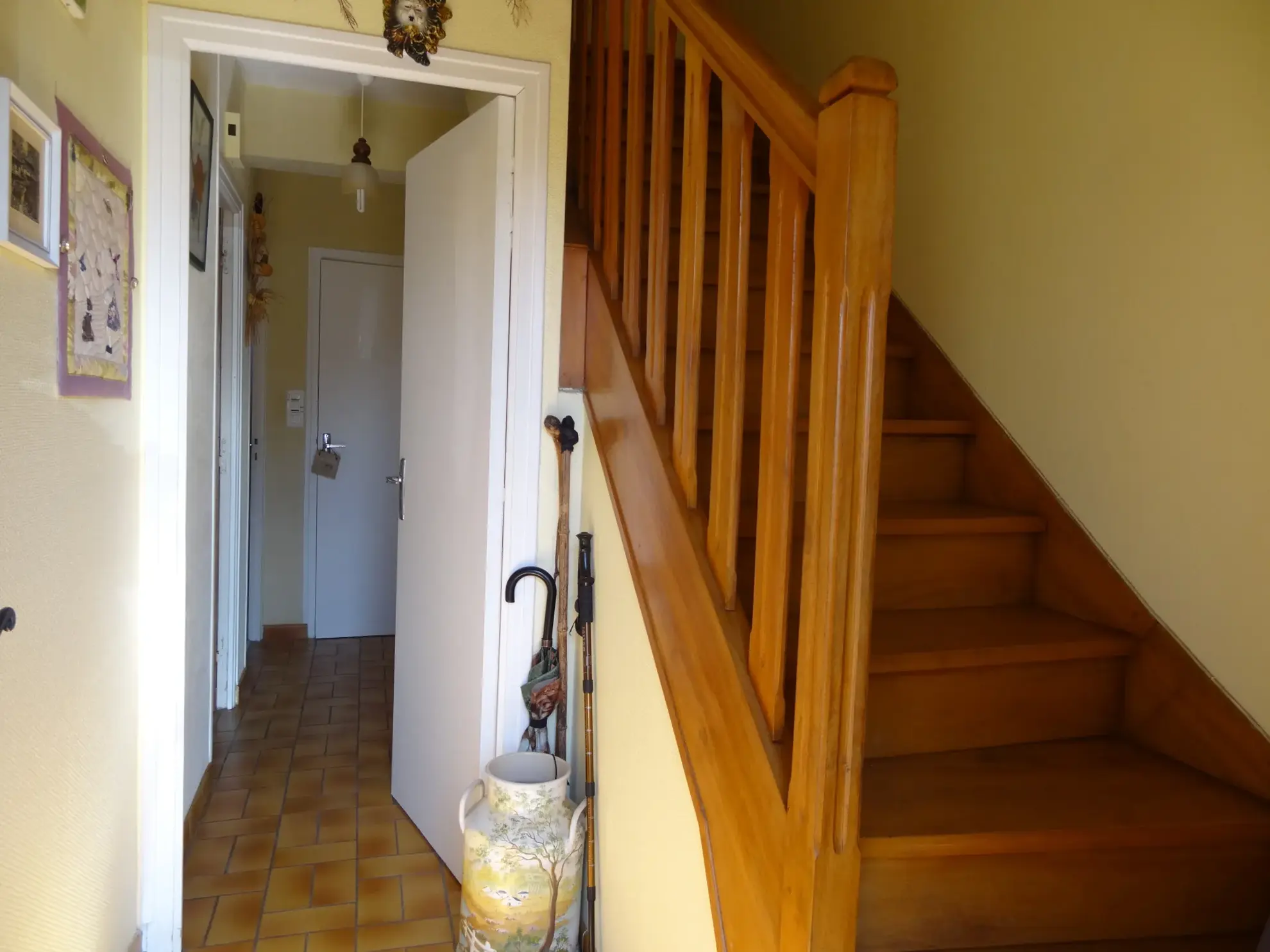 Maison 91 m² à Rostrenen avec deux logements indépendants, jardin et garages 