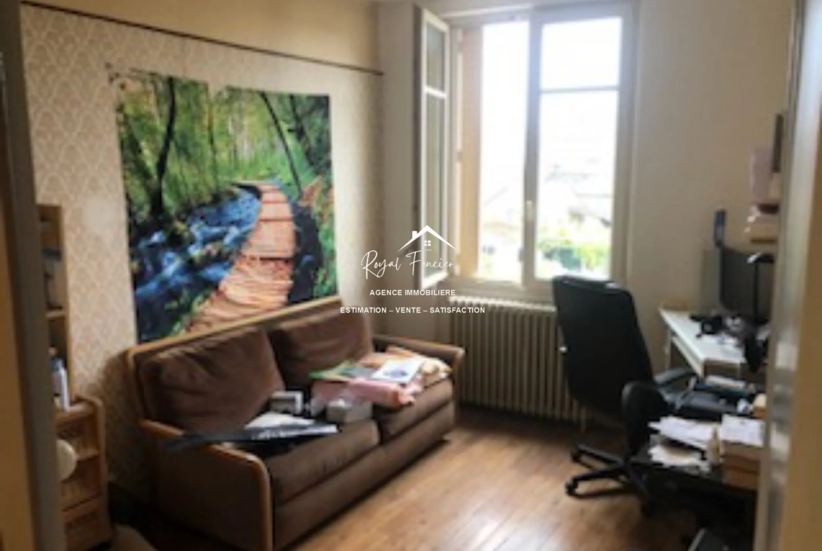 Charmante maison mitoyenne de 118 m² à Châtellerault avec jardin et toutes commodités 