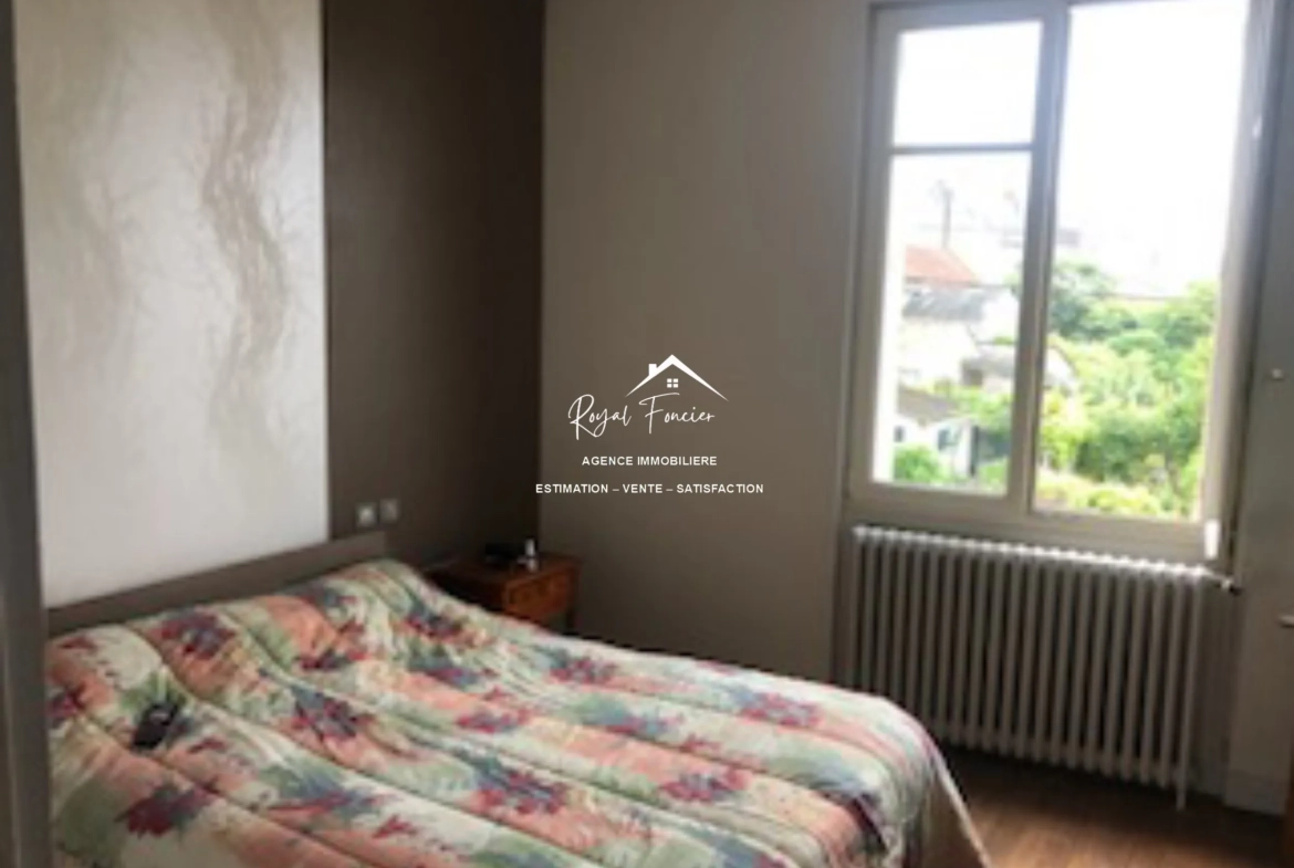 Charmante maison mitoyenne de 118 m² à Châtellerault avec jardin et toutes commodités 