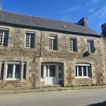 Grande maison en pierre à rénover à Carnoët, proche Carhaix