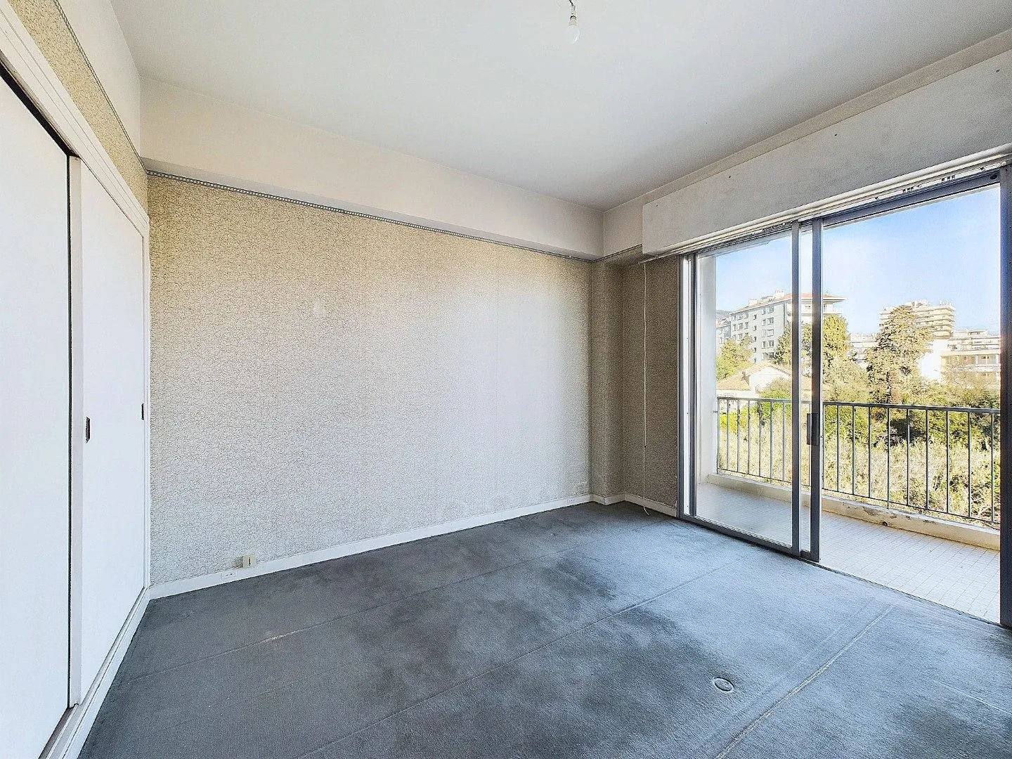 Appartement F2 à Ajaccio avec terrasse et parking, quartier Laetitia 