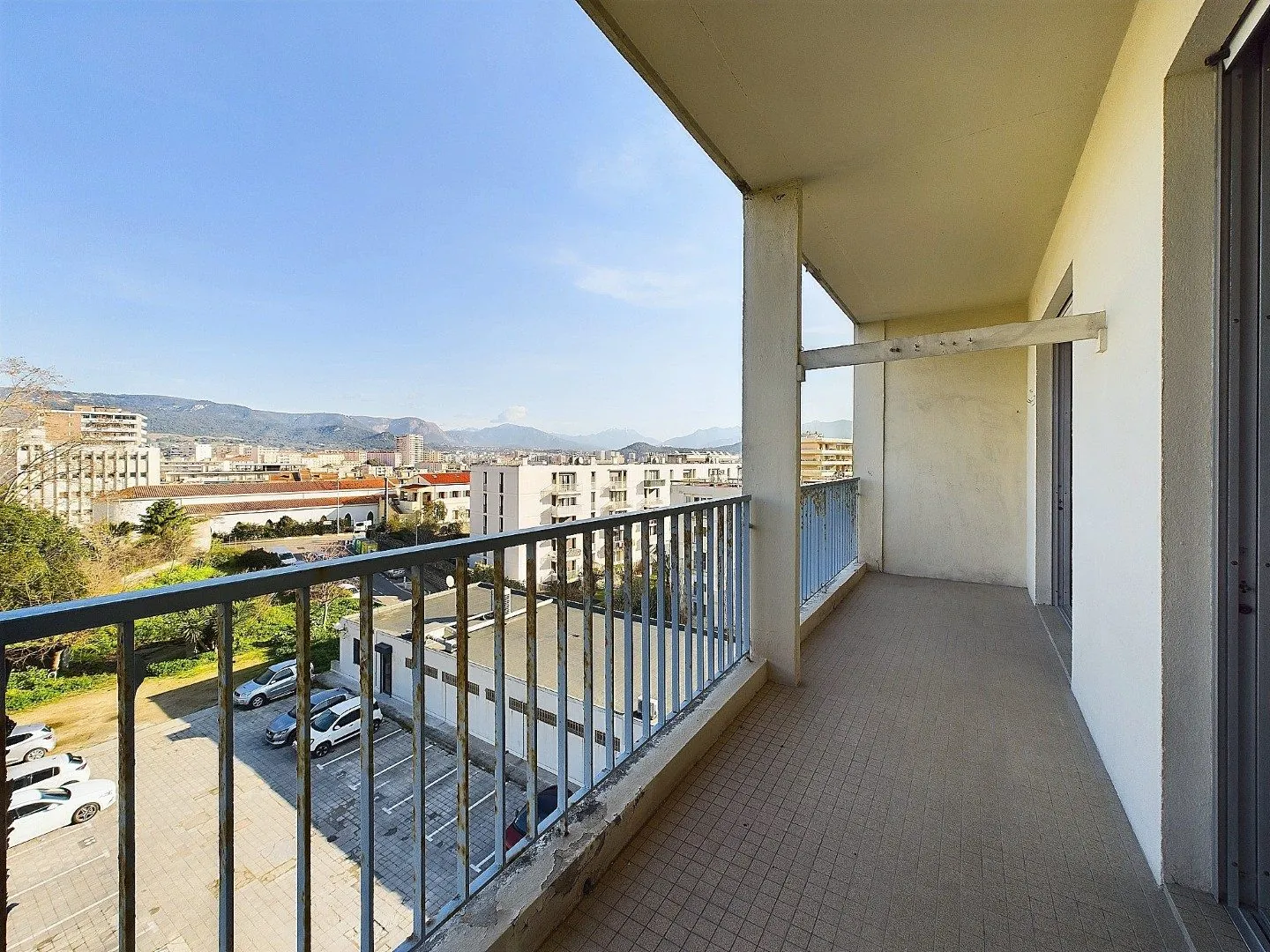 Appartement F2 à Ajaccio avec terrasse et parking, quartier Laetitia 