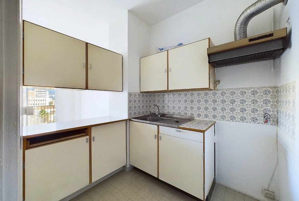 Appartement F2 à Ajaccio avec terrasse et parking, quartier Laetitia 