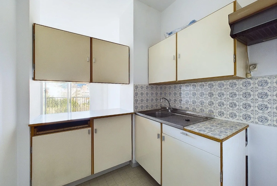 Appartement F2 à Ajaccio avec terrasse et parking, quartier Laetitia 