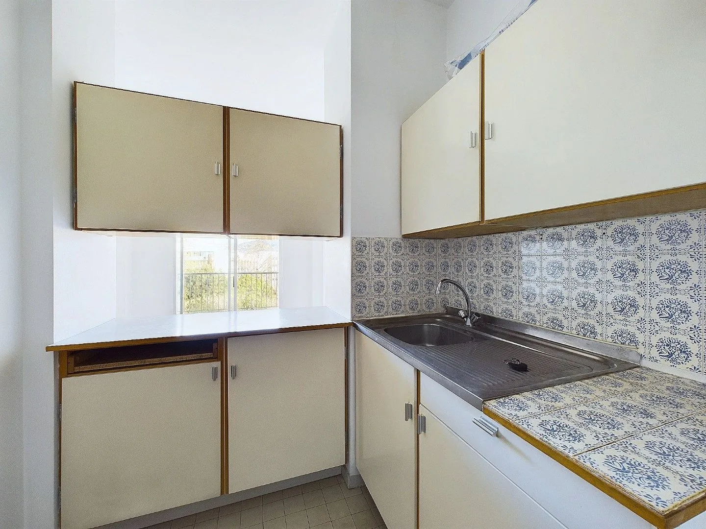 Appartement F2 à Ajaccio avec terrasse et parking, quartier Laetitia 
