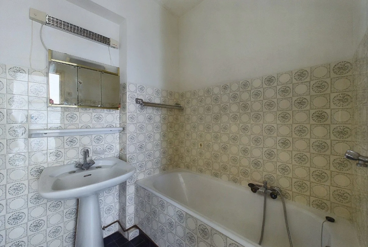 Appartement F2 à Ajaccio avec terrasse et parking, quartier Laetitia 