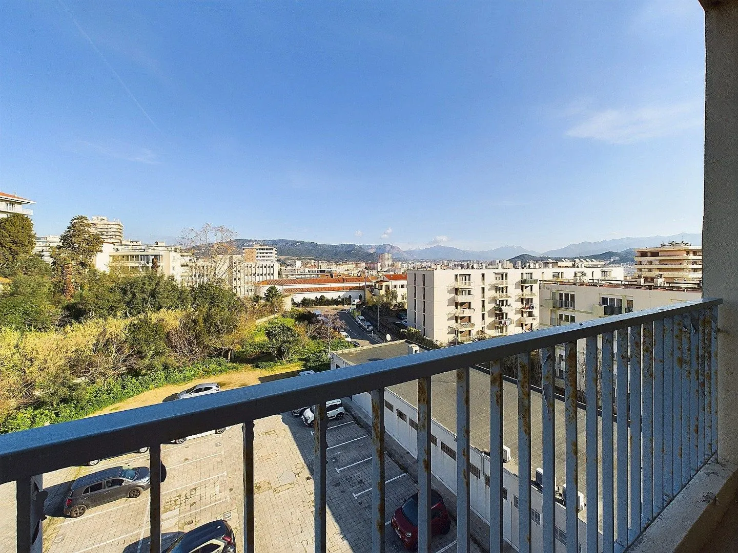 Appartement F2 à Ajaccio avec terrasse et parking, quartier Laetitia 