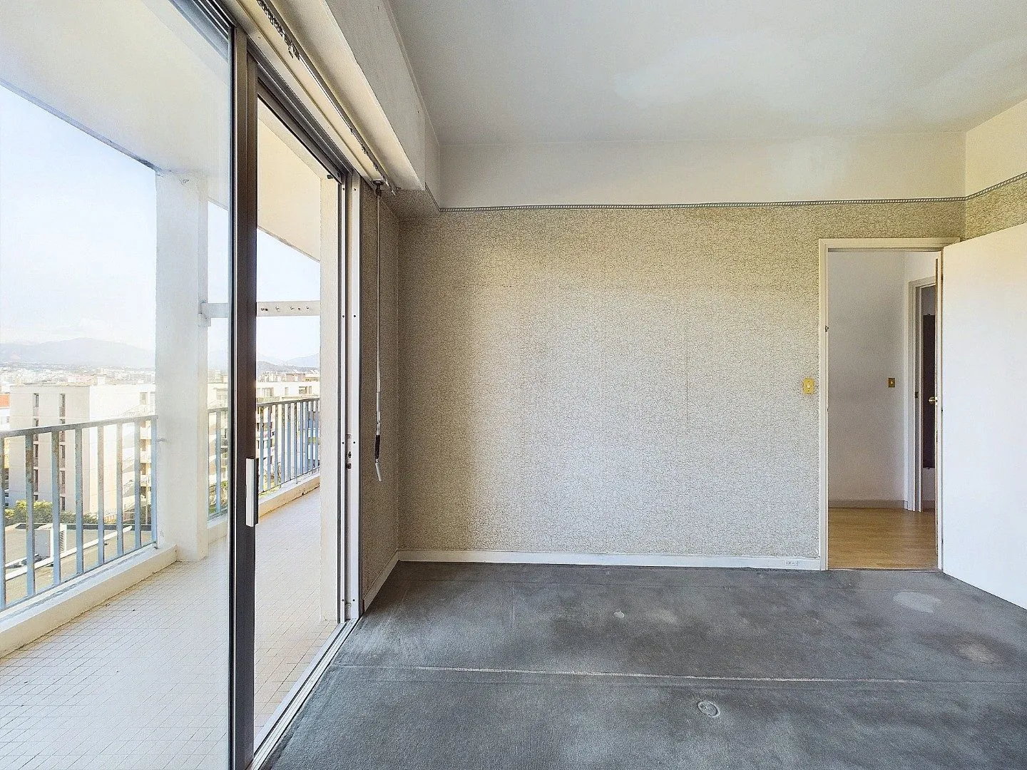 Appartement F2 à Ajaccio avec terrasse et parking, quartier Laetitia 
