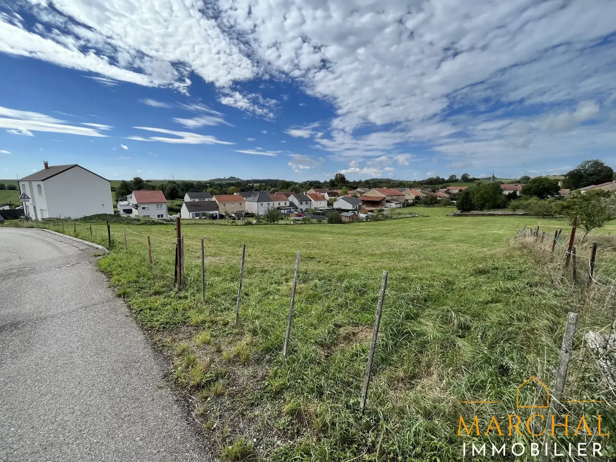 Terrain à vendre de 7,5 ares à Servigny-lès-Raville avec vue dégagée 