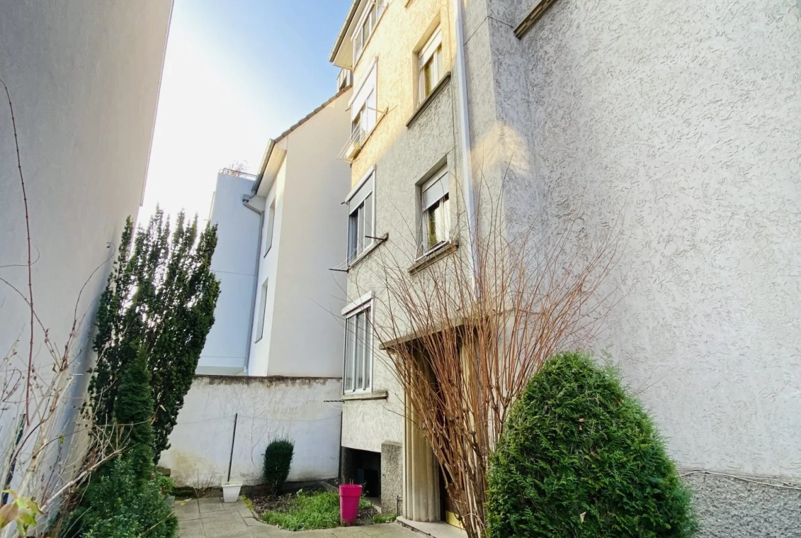 Bel appartement lumineux en dernier étage à Strasbourg Neudorf 