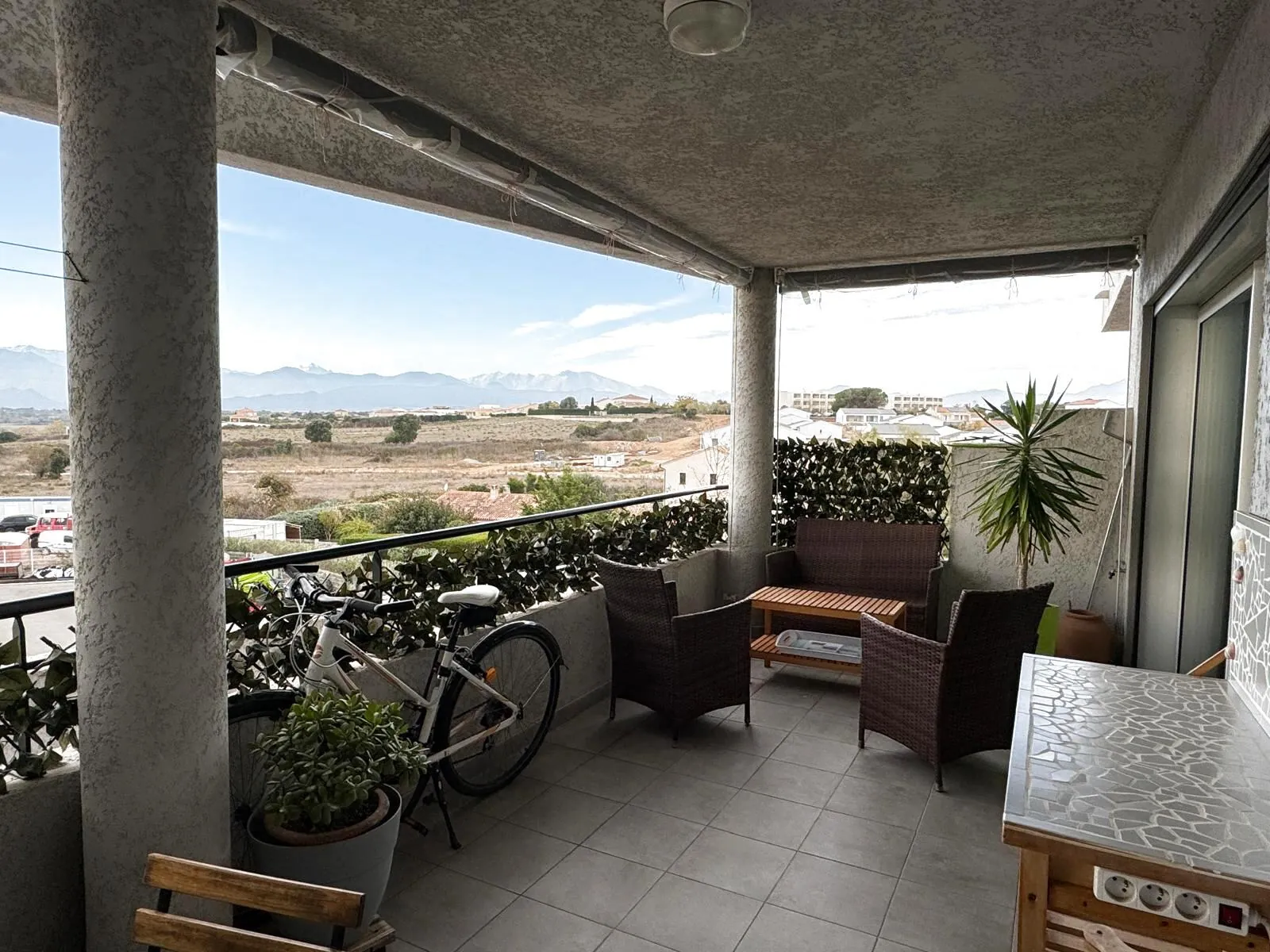 Appartement T2 meublé à Aléria avec terrasse et vue montagne 