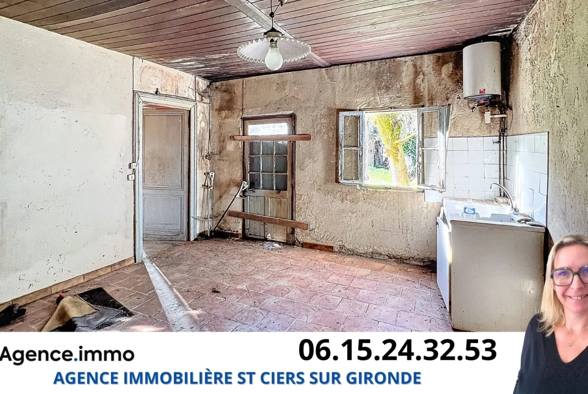 Maison en pierre à rénover à Reignac, cadre bucolique et grand terrain arboré 