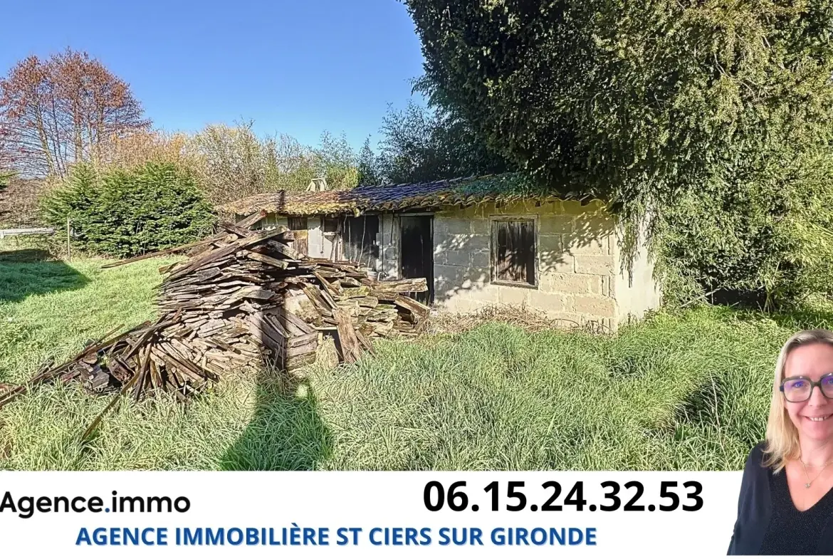 Maison en pierre à rénover à Reignac, cadre bucolique et grand terrain arboré 