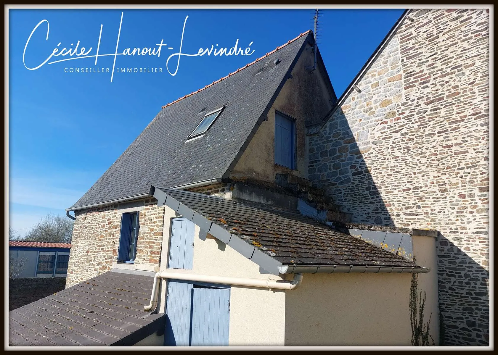 Maison en pierre avec terrain à bâtir à Pleine-Fougères, idéal investisseur 