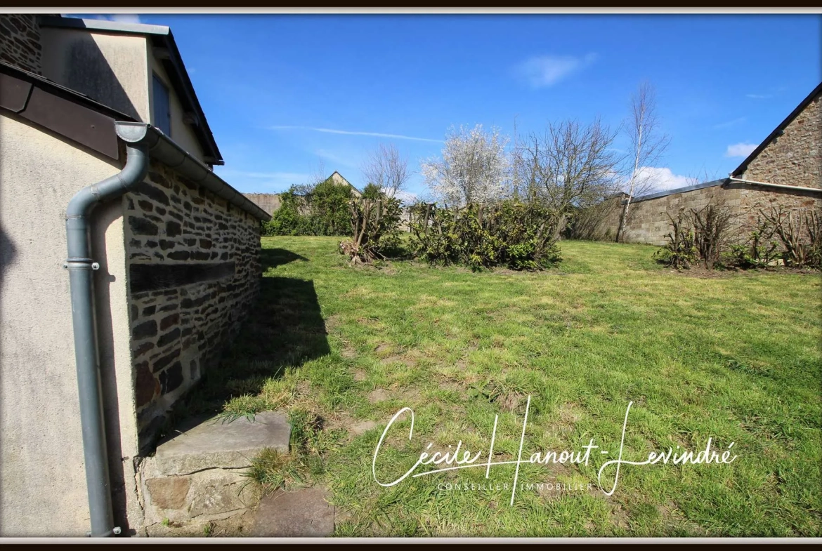 Maison en pierre avec terrain à bâtir à Pleine-Fougères, idéal investisseur 