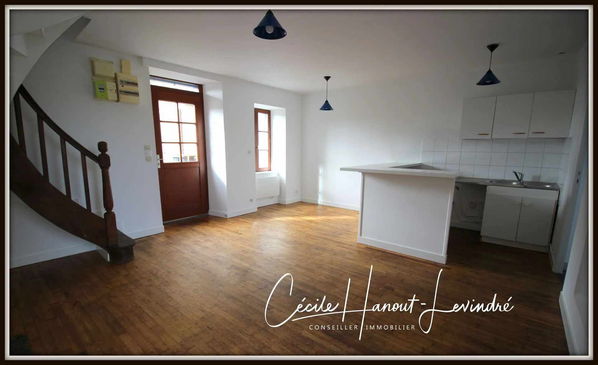 Maison en pierre avec terrain à bâtir à Pleine-Fougères, idéal investisseur 