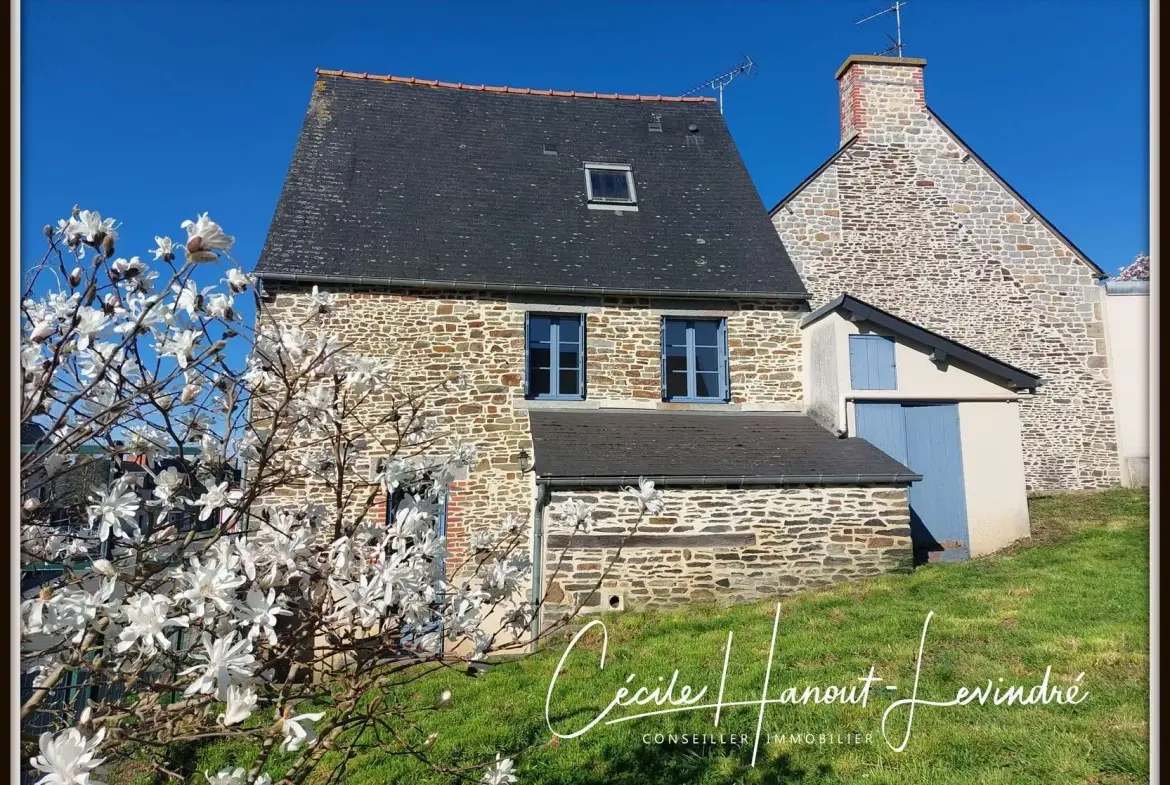 Maison en pierre avec terrain à bâtir à Pleine-Fougères, idéal investisseur 