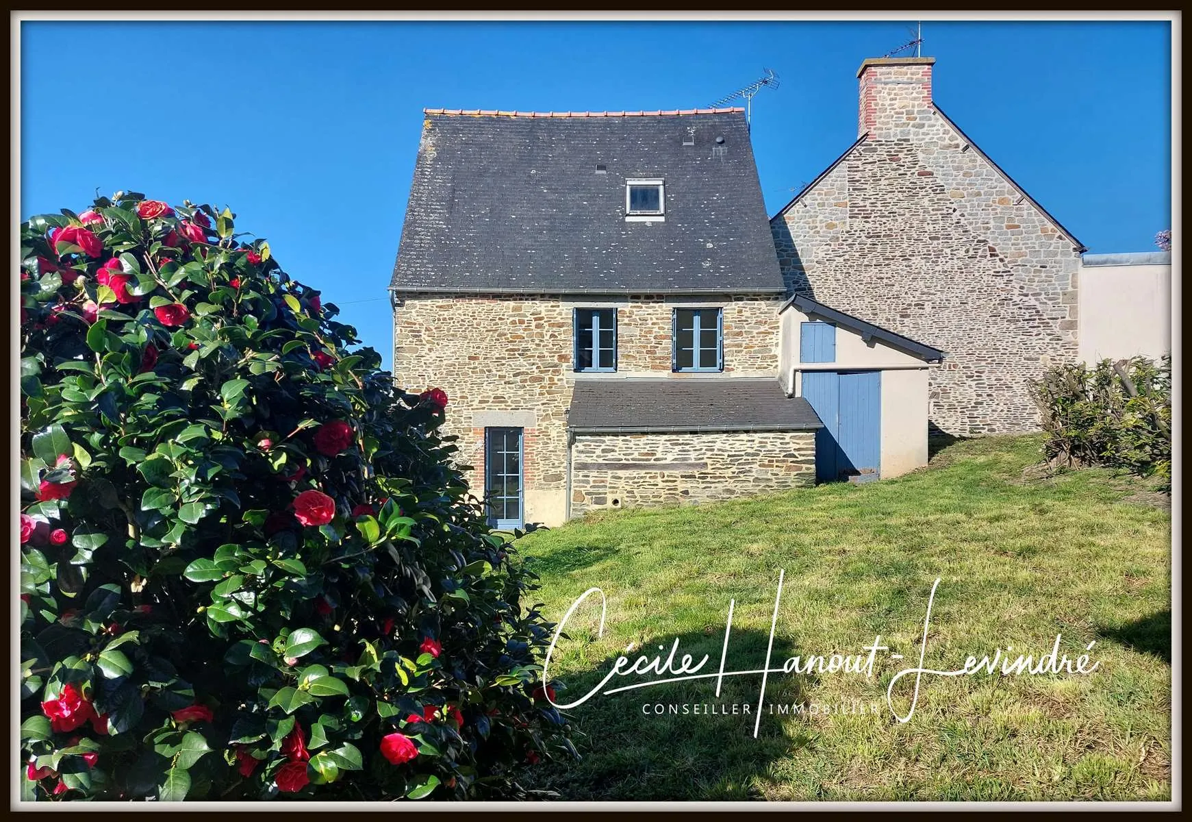Maison en pierre avec terrain à bâtir à Pleine-Fougères, idéal investisseur 