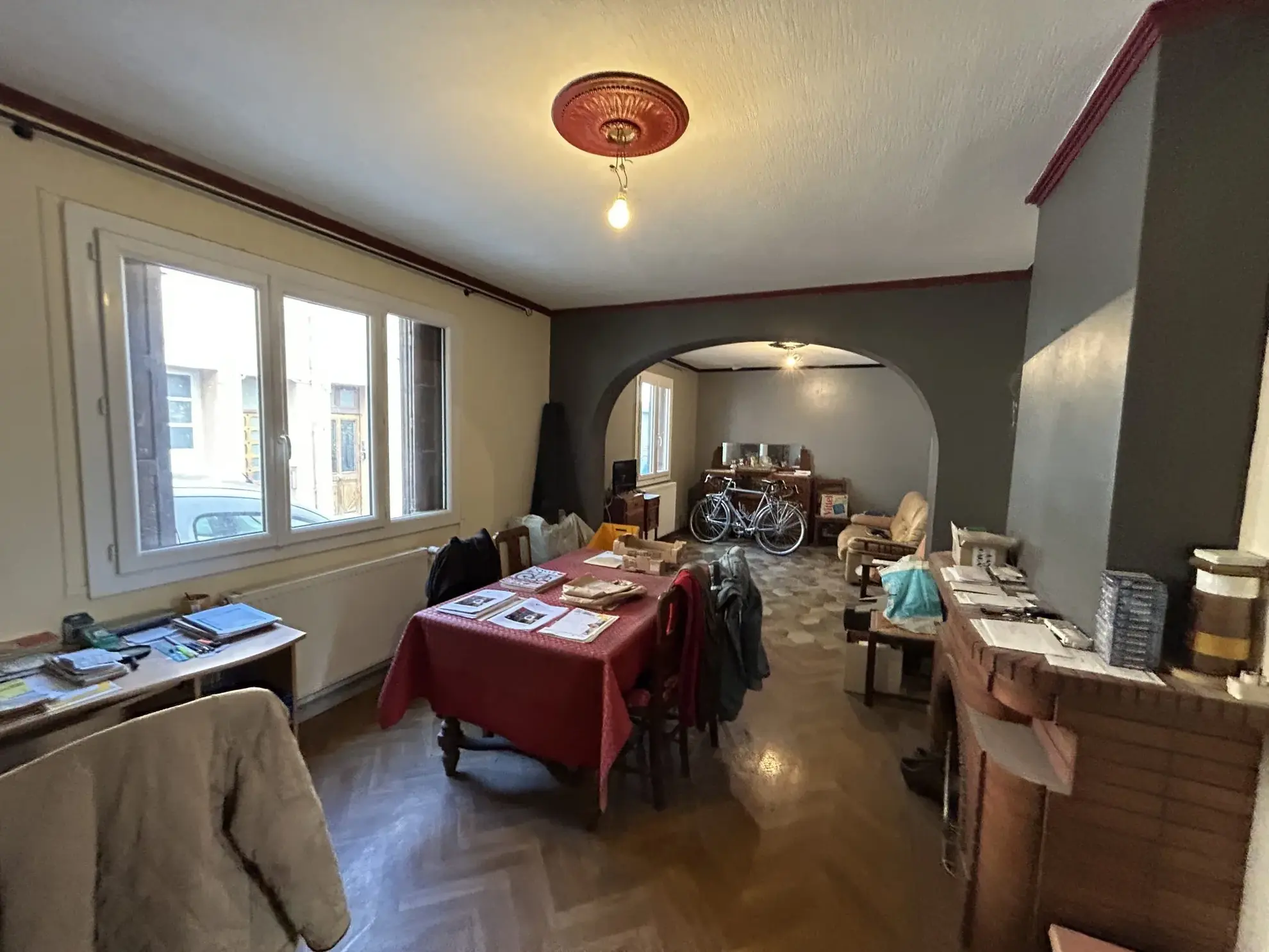 Maison à vendre à Quillan avec jardin, garage et cave en centre-ville 