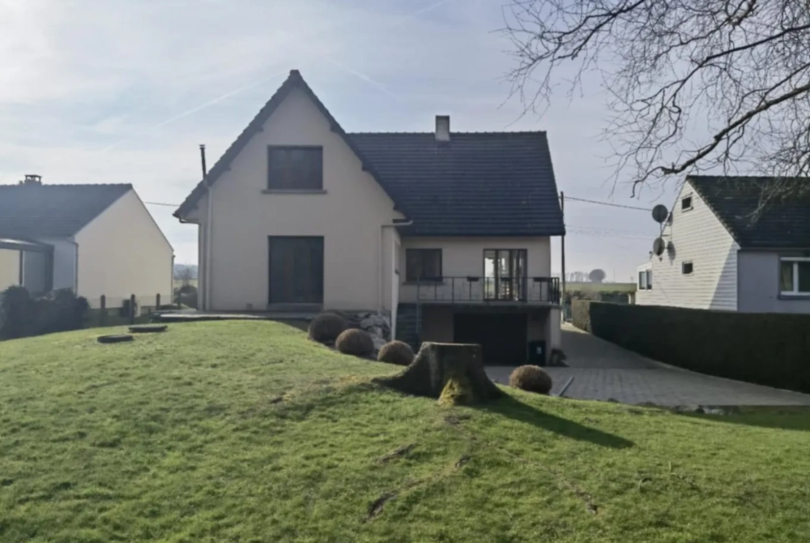 À vendre maison lumineuse de 145 m² à Beaufort-Blavincourt avec jardin et terrasse 