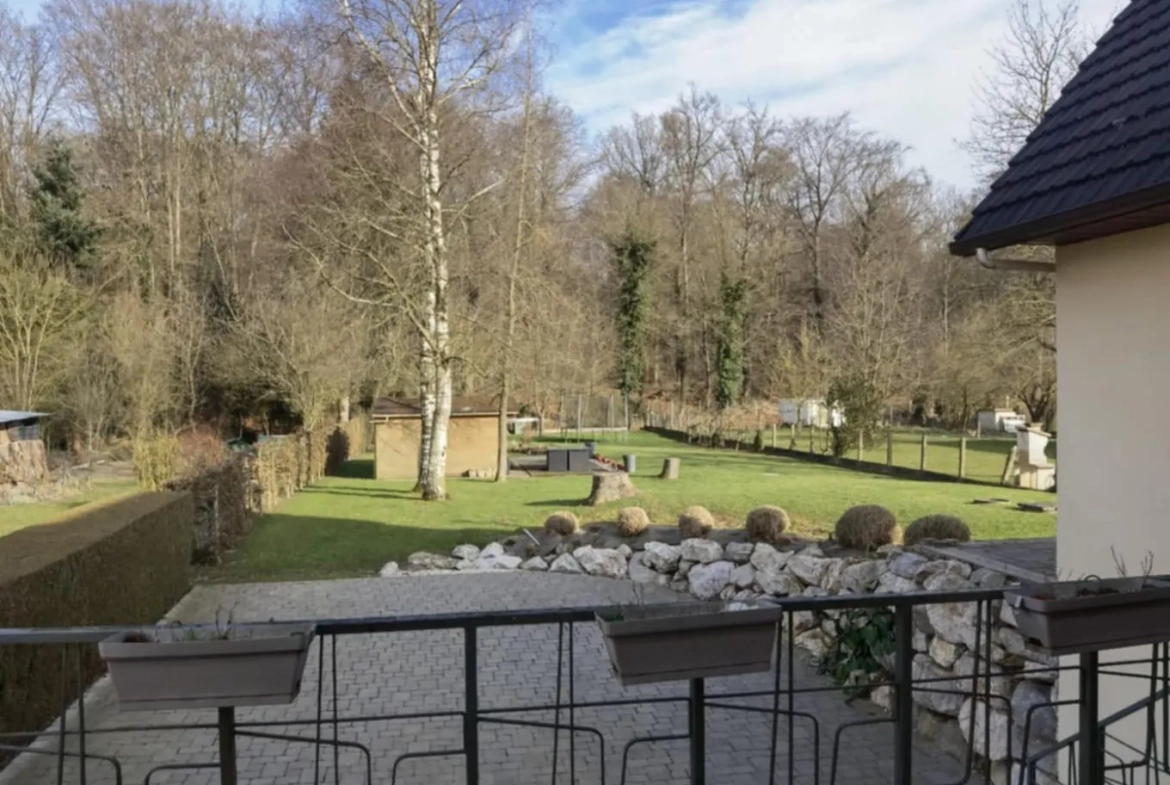 À vendre maison lumineuse de 145 m² à Beaufort-Blavincourt avec jardin et terrasse 