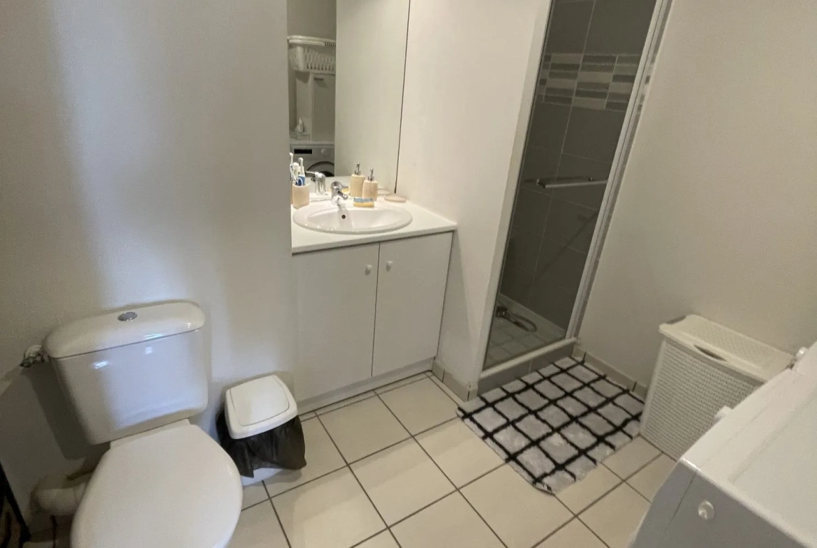 Appartement T2 à vendre à Bayonne - 45,24 m² avec balcon et parking privé 