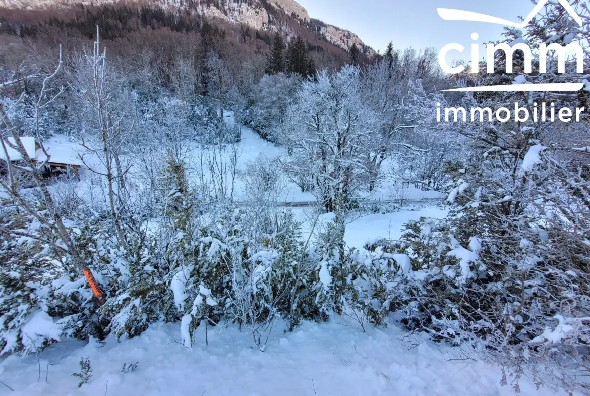 Terrain à vendre à La Chapelle-en-Vercors de 890 m² avec viabilisation 
