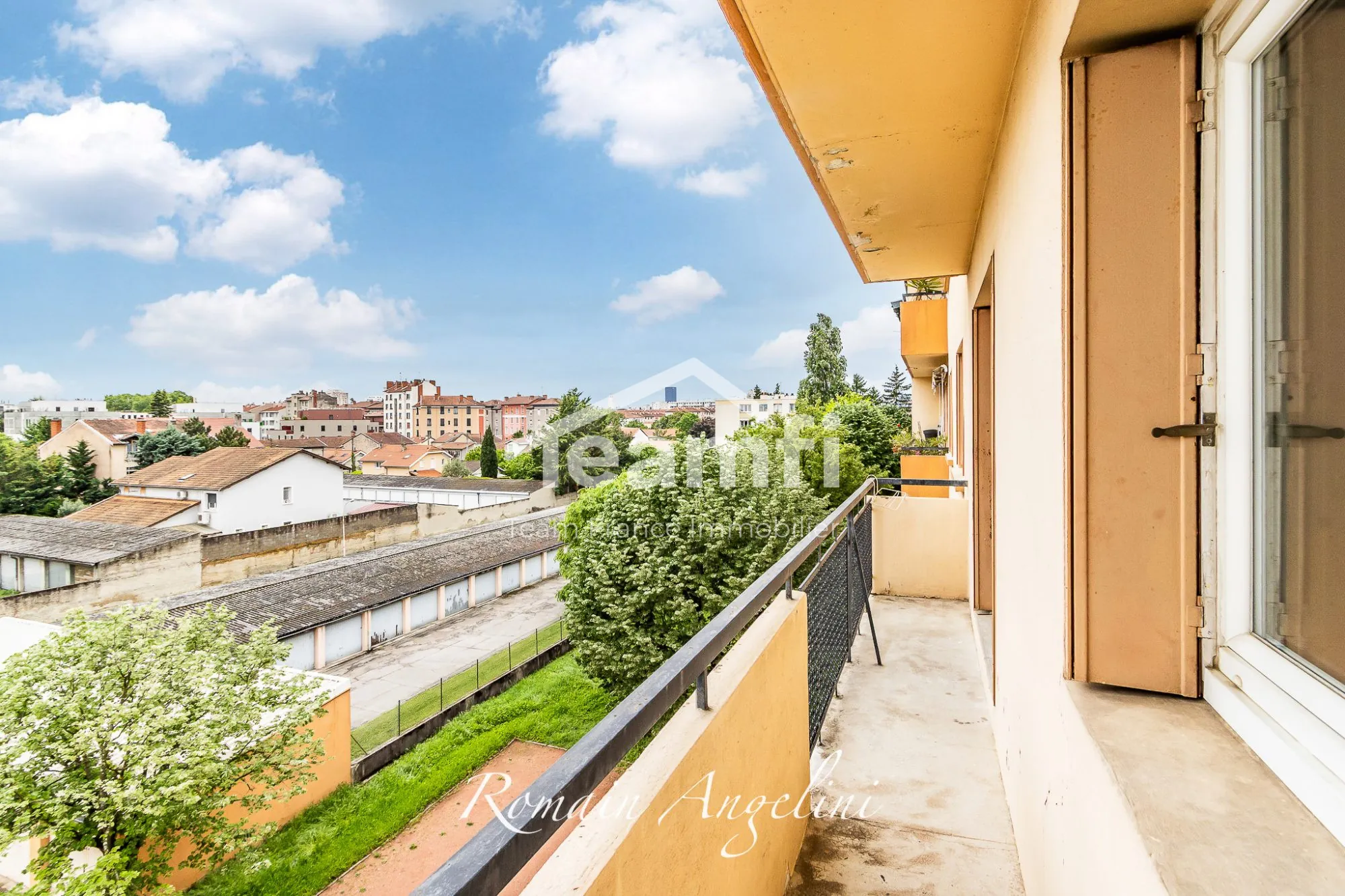 Appartement 4 pièces rénové à vendre à Villeurbanne, secteur Buers 