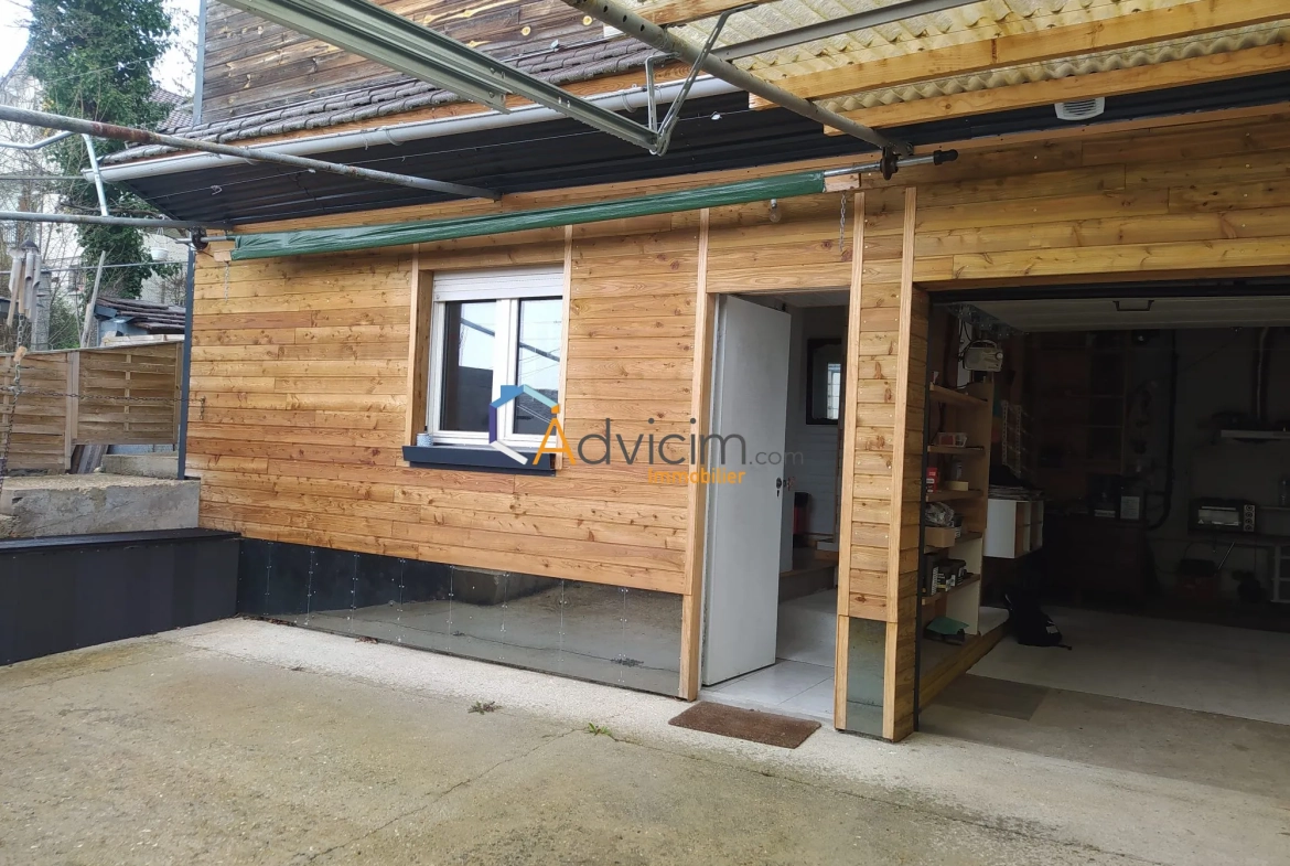 Maison loft atypique avec studio, terrasse et parking à Souppes-sur-Loing 