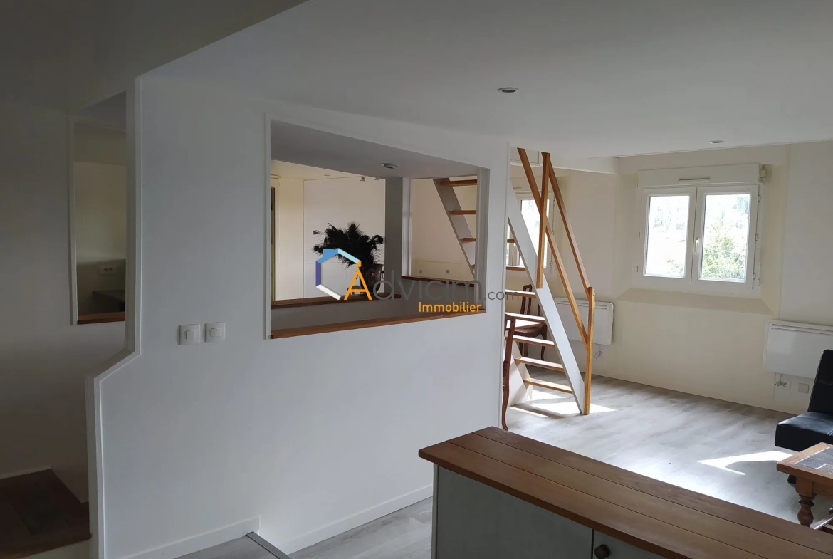 Maison loft atypique avec studio, terrasse et parking à Souppes-sur-Loing 