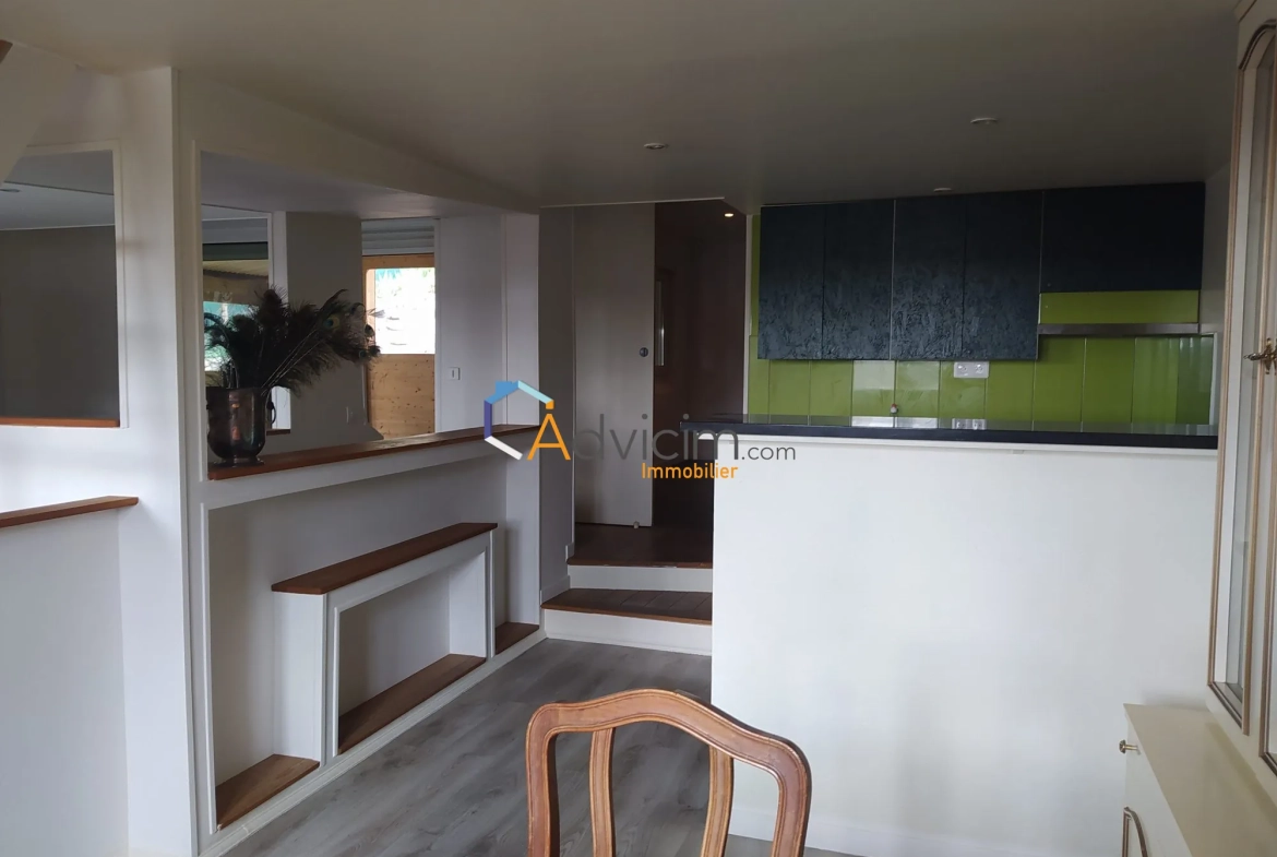 Maison loft atypique avec studio, terrasse et parking à Souppes-sur-Loing 
