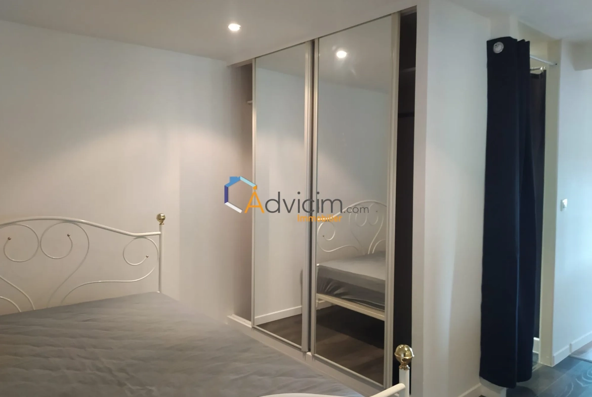 Maison loft atypique avec studio, terrasse et parking à Souppes-sur-Loing 