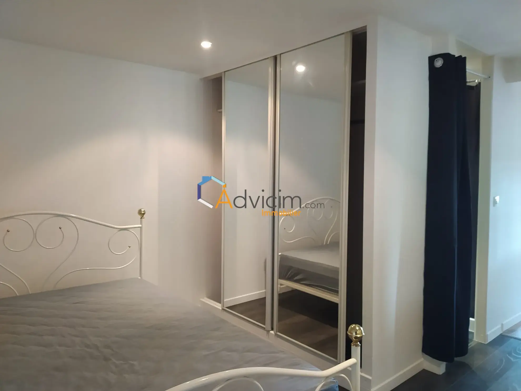 Maison loft atypique avec studio, terrasse et parking à Souppes-sur-Loing 