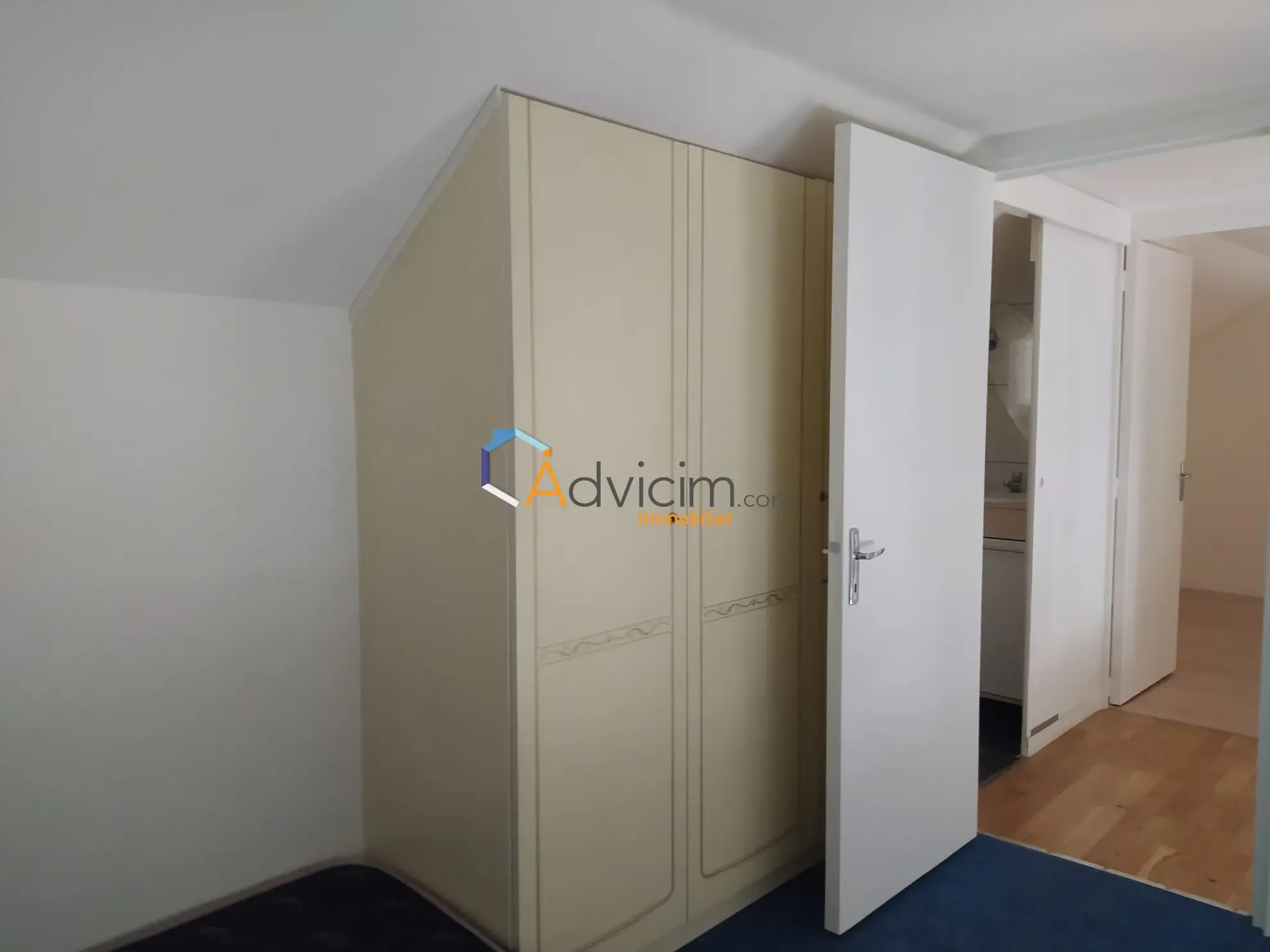 Maison loft atypique avec studio, terrasse et parking à Souppes-sur-Loing 