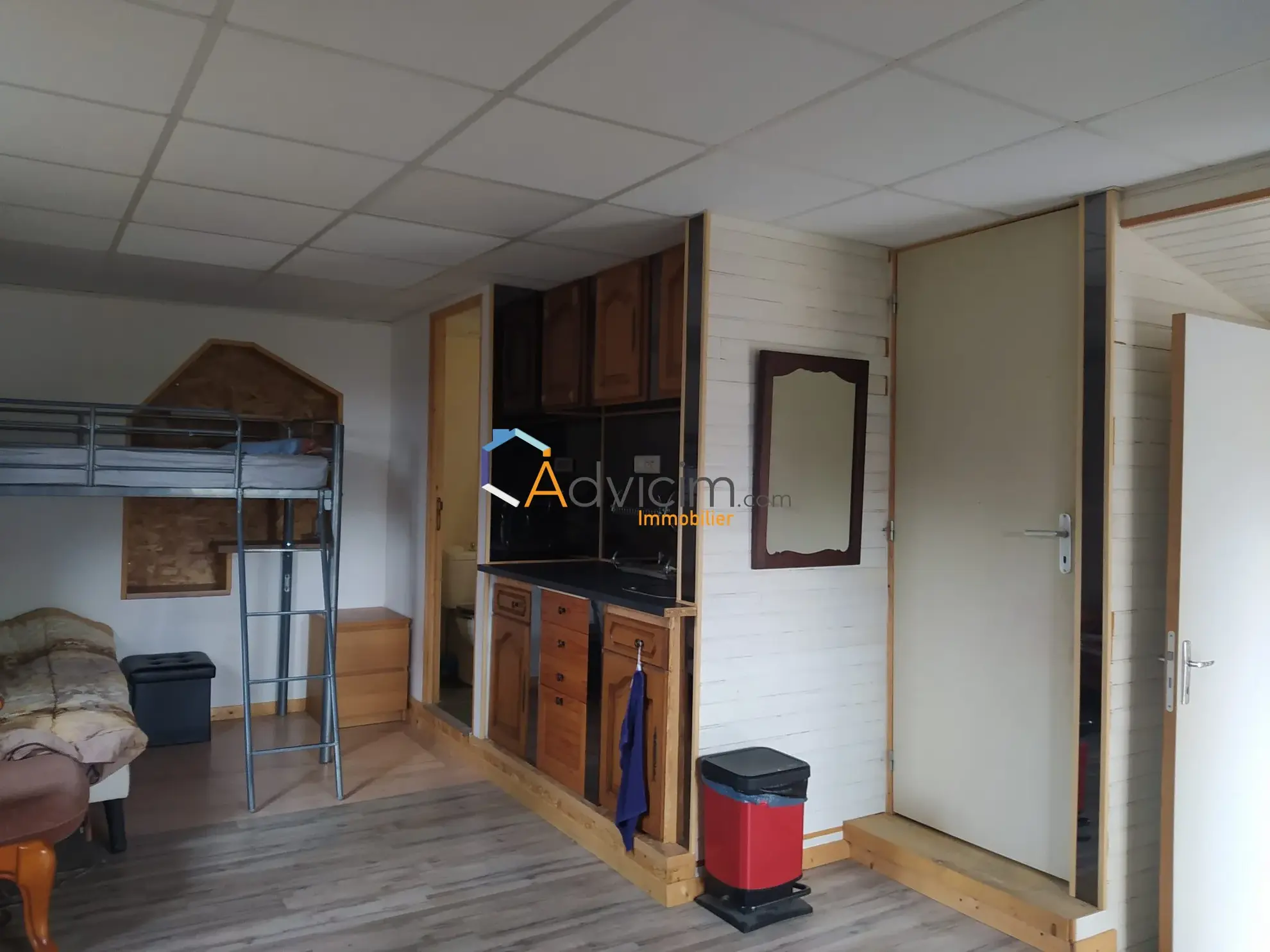 Maison loft atypique avec studio, terrasse et parking à Souppes-sur-Loing 