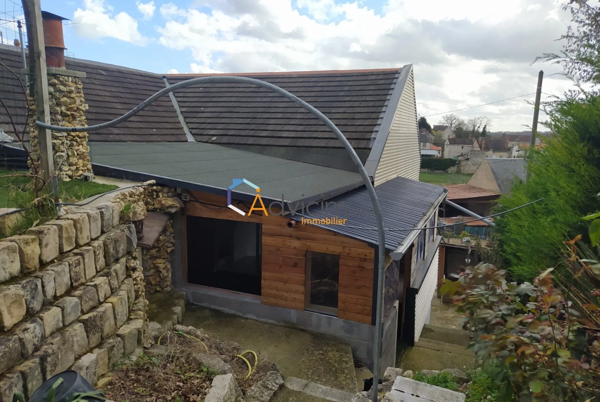 Maison loft atypique avec studio, terrasse et parking à Souppes-sur-Loing 