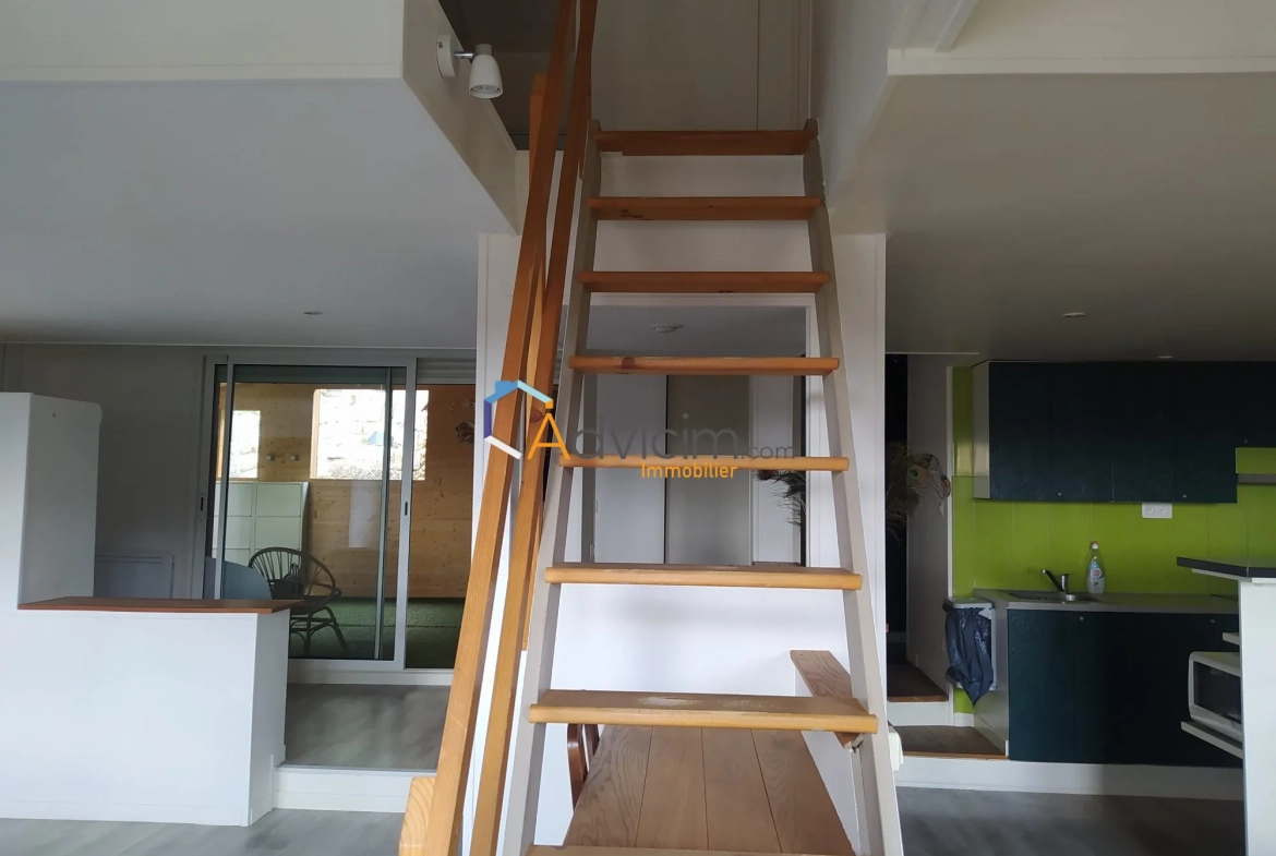 Maison loft atypique avec studio, terrasse et parking à Souppes-sur-Loing 