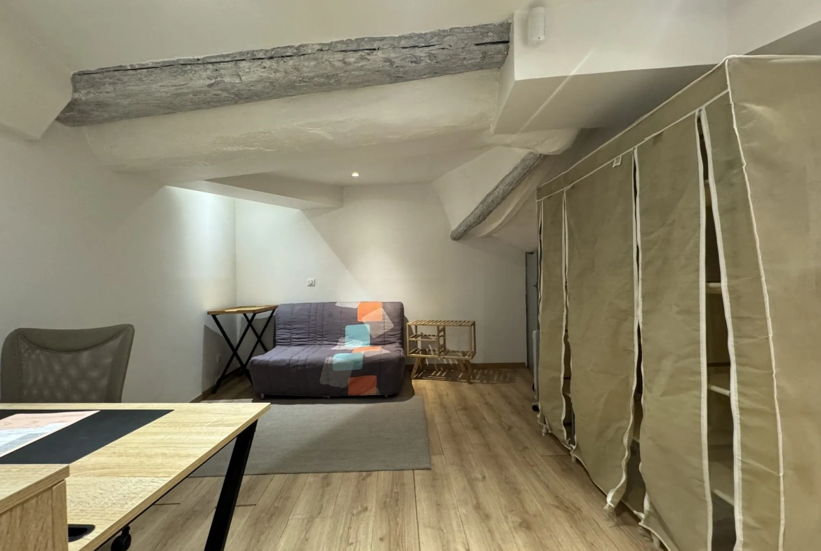 Studio avec cave à vendre au cœur d'Aix-en-Provence, quartier Mairie 