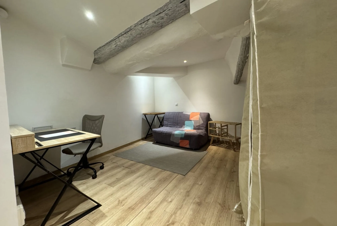 Studio avec cave à vendre au cœur d'Aix-en-Provence, quartier Mairie 