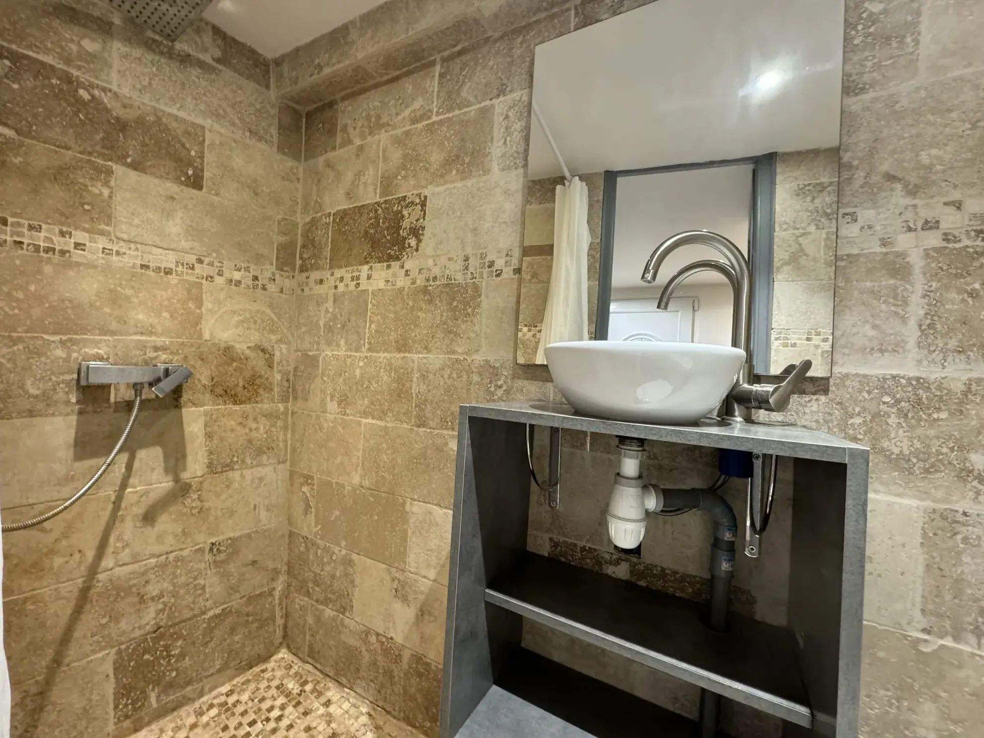 Studio avec cave à vendre au cœur d'Aix-en-Provence, quartier Mairie 