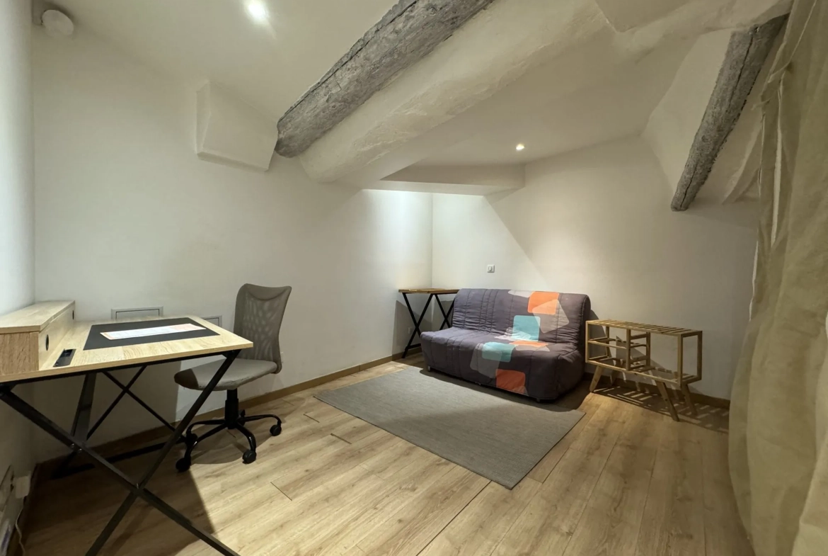 Studio avec cave à vendre au cœur d'Aix-en-Provence, quartier Mairie 