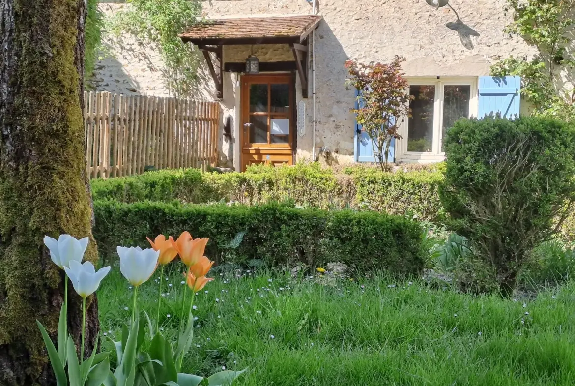 Maison authentique à rénover à Prunay-en-Yvelines avec dépendance et jardin 