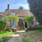 Maison authentique à rénover à Prunay-en-Yvelines avec dépendance et jardin