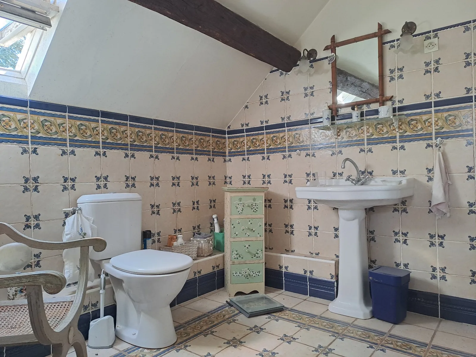 Maison authentique à rénover à Prunay-en-Yvelines avec dépendance et jardin 