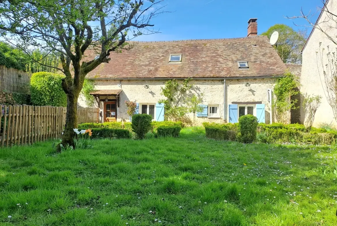 Maison authentique à rénover à Prunay-en-Yvelines avec dépendance et jardin 
