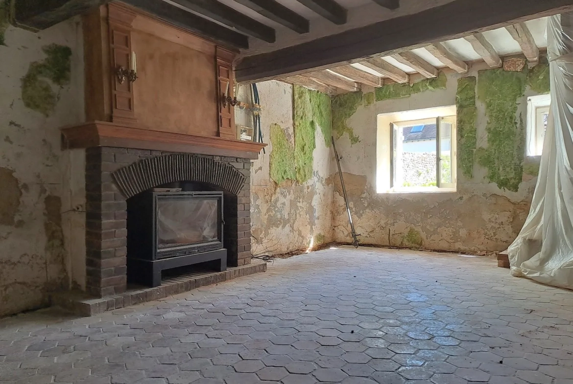 Maison authentique à rénover à Prunay-en-Yvelines avec dépendance et jardin 
