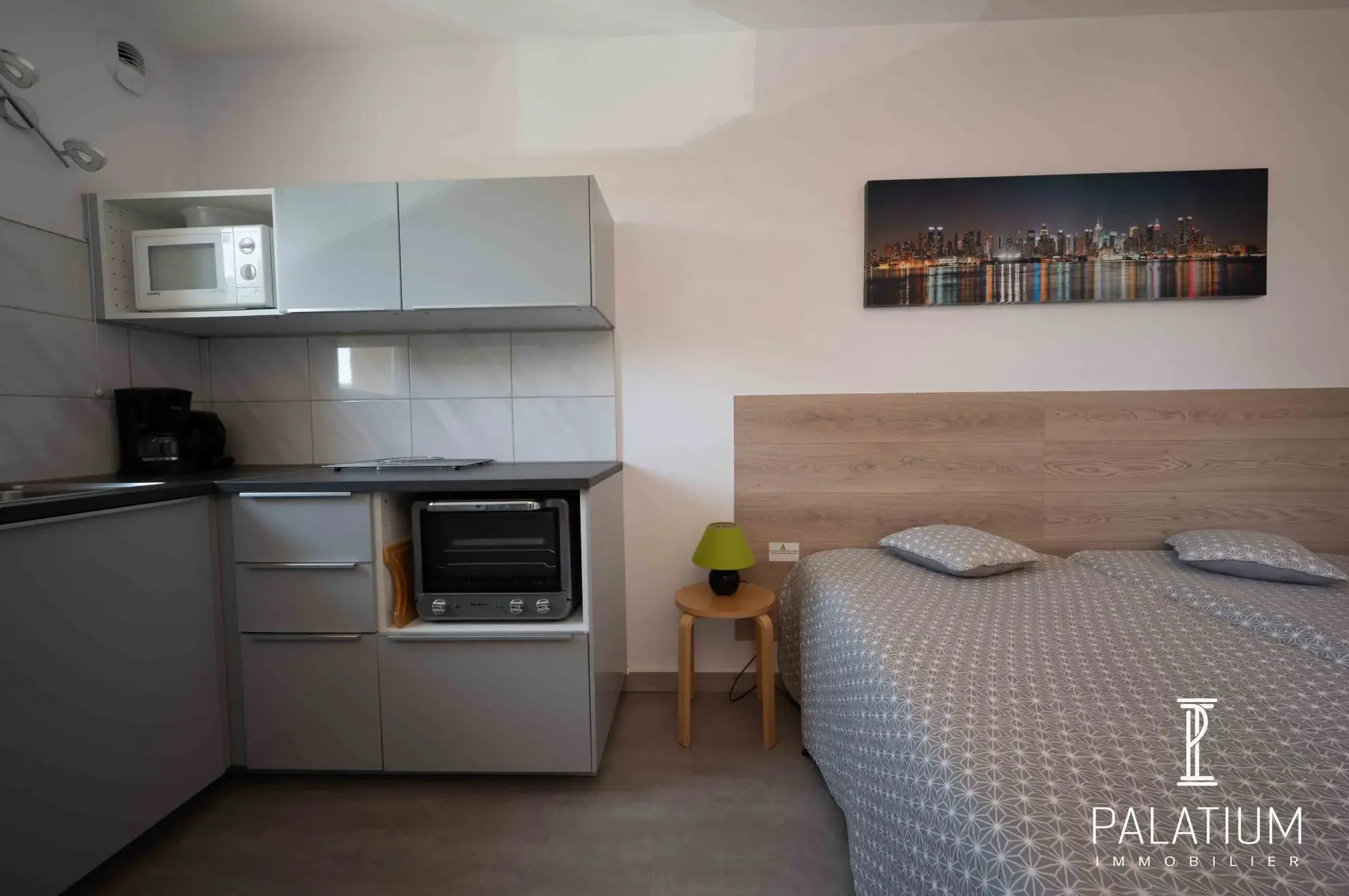 Charmant studio de 25 m² rénové avec balcon à Gréoux-les-Bains 