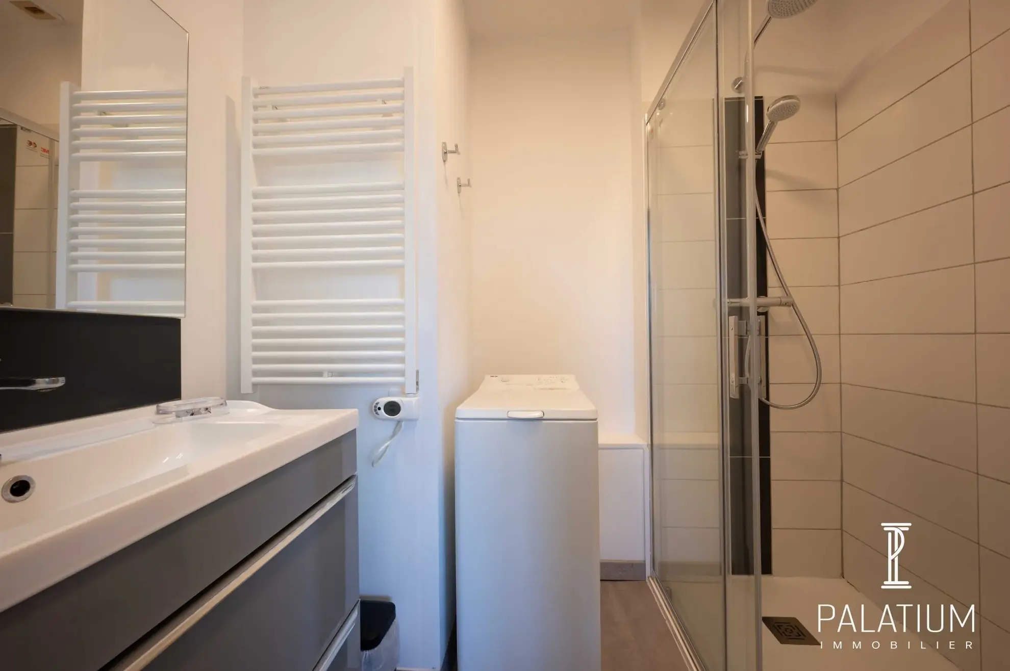 Charmant studio de 25 m² rénové avec balcon à Gréoux-les-Bains 